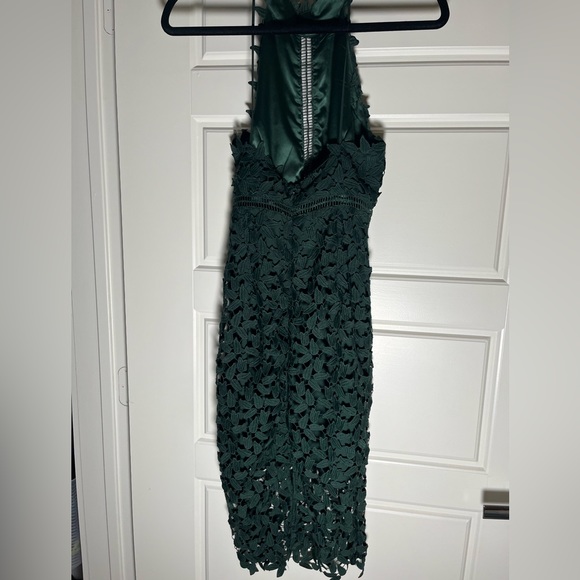 LIKE NEW BARDOT Forrest Green Gemma Halter Floral Leaf Lace Sheath Dres - Picture 4 of 6